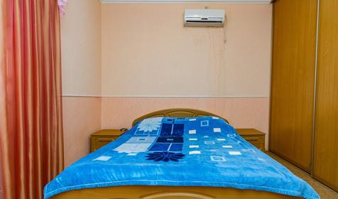 Особняк. База отдыха Роза ветров, Ейский район, ст. Должанская, коса Долгая