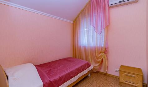 Особняк. База отдыха Роза ветров, Ейский район, ст. Должанская, коса Долгая