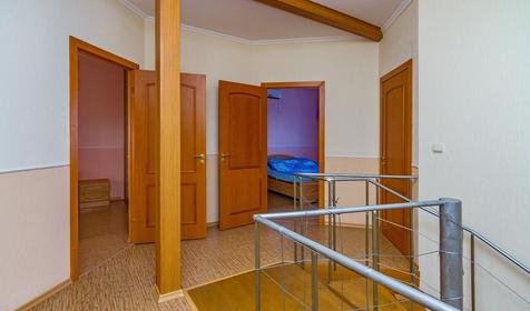 Особняк. База отдыха Роза ветров, Ейский район, ст. Должанская, коса Долгая