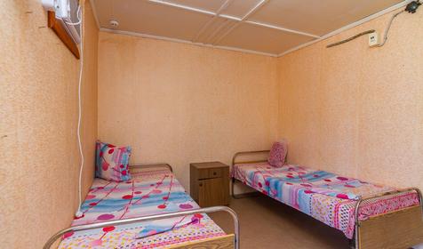 Домик четырехместный с верандой без удобств. База отдыха Бриз, Ейск, Должанская