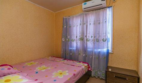 Домик с удобствами и верандой трехместный. База отдыха Бриз, Ейск, Должанская