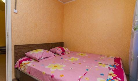 Домик с удобствами и верандой трехместный. База отдыха Бриз, Ейск, Должанская