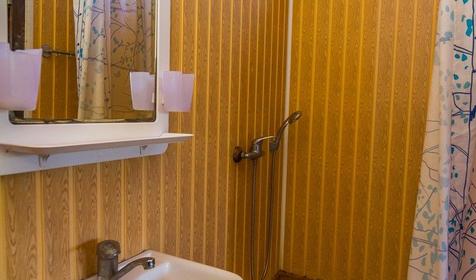 Домик с удобствами и верандой четырехместный. База отдыха Бриз, Ейск, Должанская