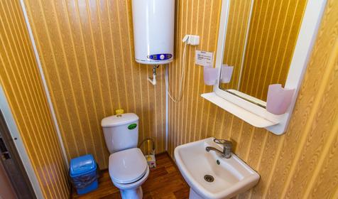 Домик с удобствами и верандой четырехместный. База отдыха Бриз, Ейск, Должанская