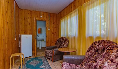 Четырехместный люкс. База отдыха Нефтяник, п. Архипо-Осиповка