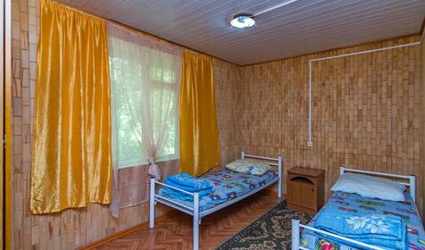 Трех-, четырехместные с удобствами, 1 категория. База отдыха Нефтяник, п. Архипо-Осиповка