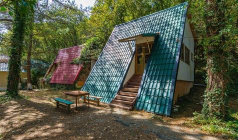 Четырехместный люкс. База отдыха Нефтяник, п. Архипо-Осиповка