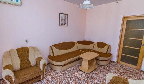 Люкс двухкомнатный с балконом. Гостиница Дельфин, Анапа, Витязево