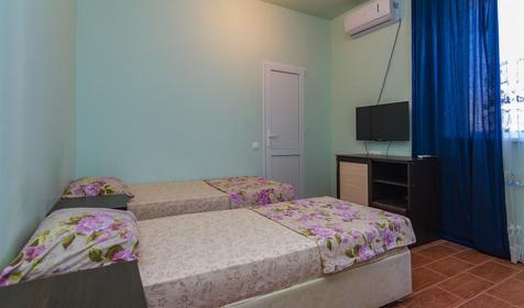 Стандарт трехместный без балкона. Гостиница Дельфин, Анапа, Витязево