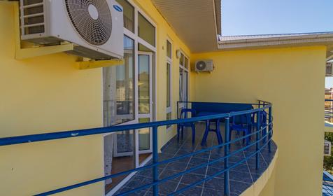 Стандарт двухкомнатный с балконом. Гостиница Дельфин, Анапа, Витязево