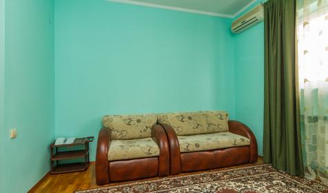 Семейный двухкомнатный двухместный номер. Отель У Бочарова ручья, Сочи