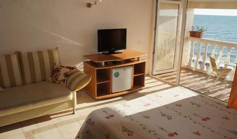 Трехместный Делюкс с балконом и видом на море