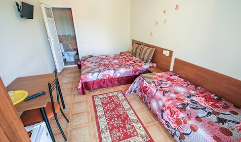 Трехместный комфорт на террасе