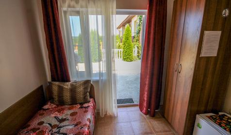 Трехместный комфорт на террасе