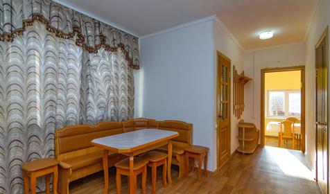 Восьмиместный домик. Частная гостиница Домики в горах, с. Хамышки