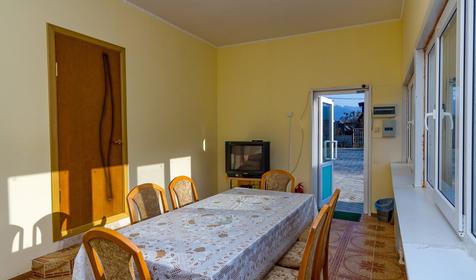 Восьмиместный домик. Частная гостиница Домики в горах, с. Хамышки