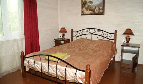 Двухэтажный пятиместный деревянный коттедж