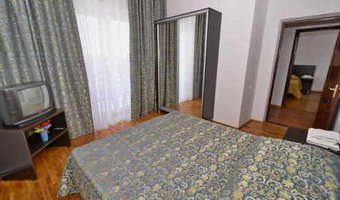 Люкс четырехкомнатный шестиместный с кухней