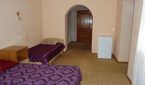 Трехместный