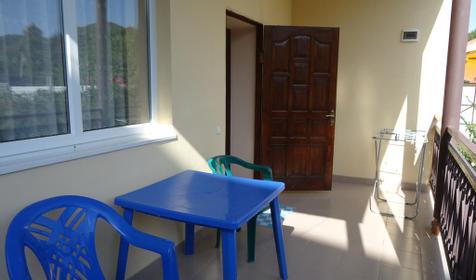 Трехместный