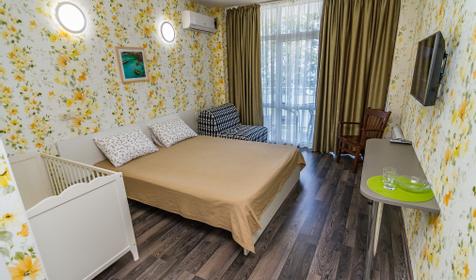 Трехместный комфорт с балконом и видом на море