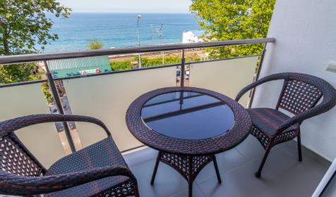 Трехместный комфорт с балконом и видом на море