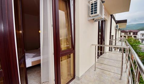 Полулюкс двухместный с балконом