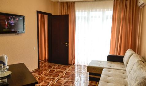 Люкс двухкомнатный с балконом