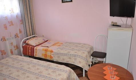 Трехместный (в цоколе)