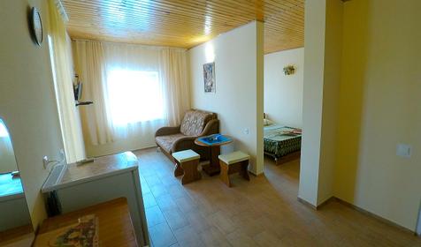 Двухкомнатный с общей кухней. Гостевой дом Морская, 10. Геленджик, Архипо-Осиповка