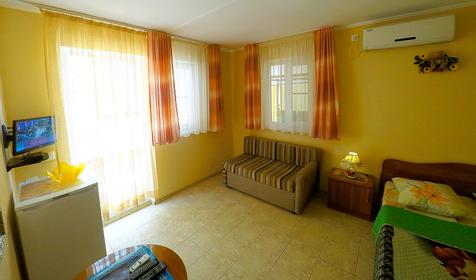 Однокомнатный коттедж с отдельной кухней. Гостевой дом Морская, 10. Геленджик, Архипо-Осиповка