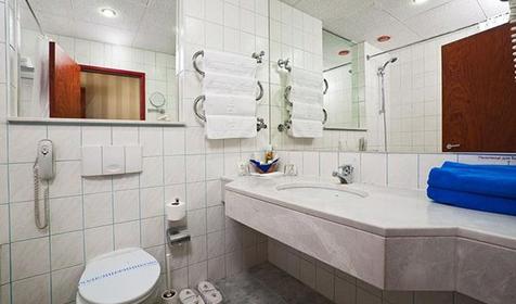 Люкс двухкомнатный. Курортный комплекс "Молния", Туапсинский район, п. Небуг