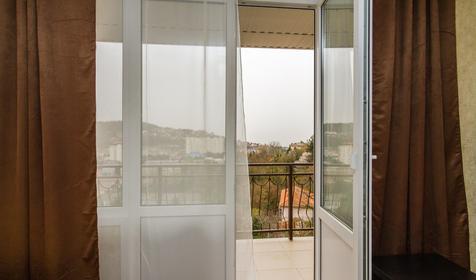 Четырехместный стандарт с индивидуальным балконом, корпус новый. Гостиничный комплекс Лето, Сочи, Лазаревское