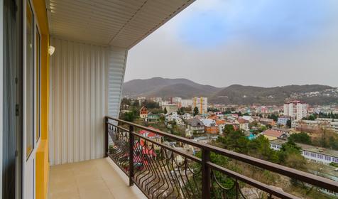 Четырехместный стандарт с индивидуальным балконом, корпус новый. Гостиничный комплекс Лето, Сочи, Лазаревское