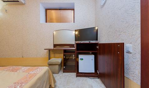 Трехместный полуцоколь. Гостевой дом L’ete, Сочи, Лазаревское