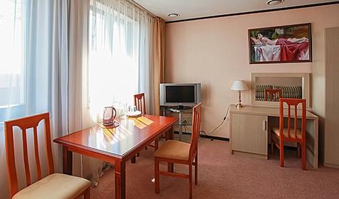 Люкс двухкомнатный с сауной с сауной, отель "Генрих", Сочи