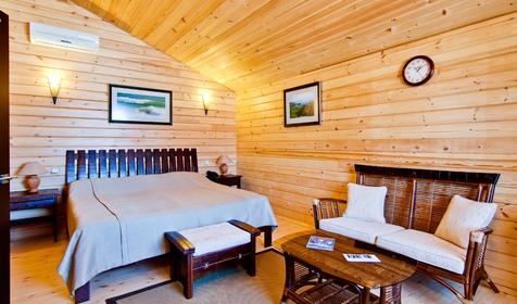 Бунгало с видом на бассейн. Отель Золотая Бухта, Анапа