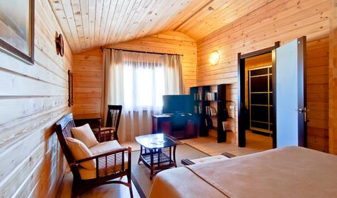 Бунгало с видом на бассейн. Отель Золотая Бухта, Анапа