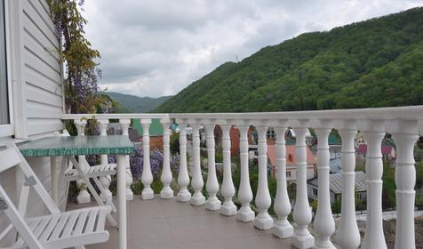 Трехместный с балконом