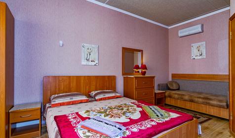 Семейный трехместный. Гостевой дом Вояж, Геленджик