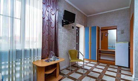 Двухместный стандарт с двумя доп.местами. Гостевой дом София, г. Геленджик