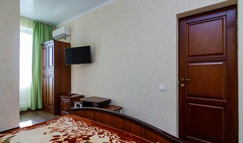 Двухкомнатный четырехместный номер с двумя санузлами площадью 15 кв. метров