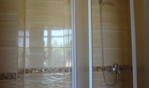 Трёхместный номер с большим балконом 1-ый этаж.