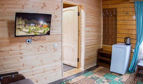 Деревянный двухэтажный коттедж-сруб