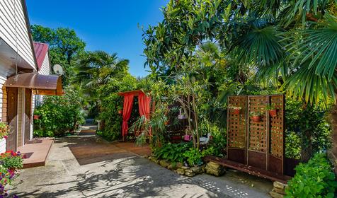 Гостевой двор Усадьба, Сочи, Лоо