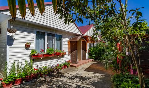 Гостевой двор Усадьба, Сочи, Лоо