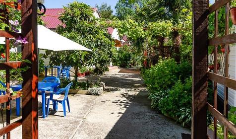 Гостевой двор Усадьба, Сочи, Лоо