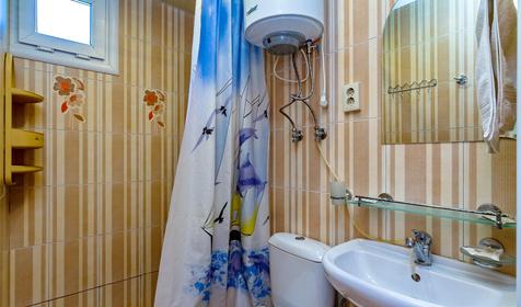 Четырехместный однокомнатный комфорт. Гостевой двор Усадьба, Сочи, Лоо