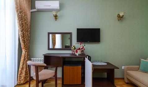 Полулюкс с балконом. Отель Георгий, Анапа, Витязево