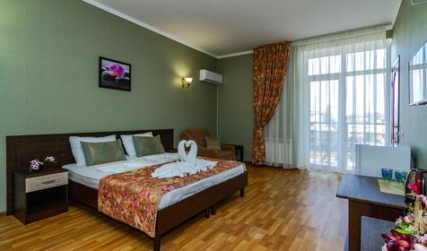 Двухкомнатный люкс с двумя балконами. Отель Георгий, Анапа, Витязево